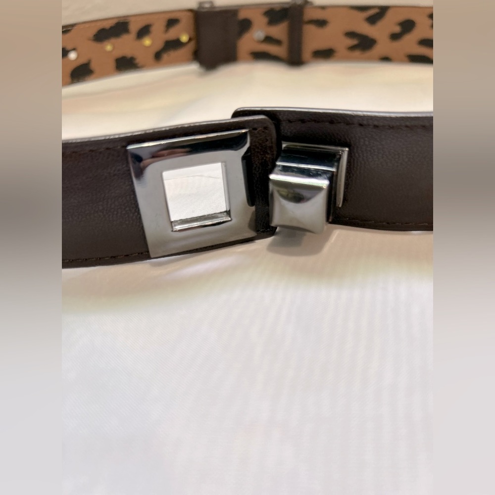 Betsy Johnson black and leopard print belt size S with square interlocking clasp